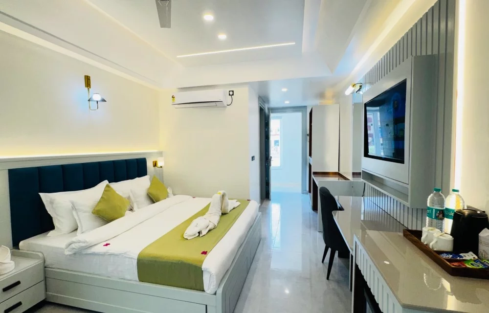 The Superior Room with Balcony at Arista Haven, Tapovan, Rishikesh