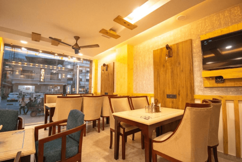 The restaurant at Holy Shivana, Rishikesh, with the street visible outside
