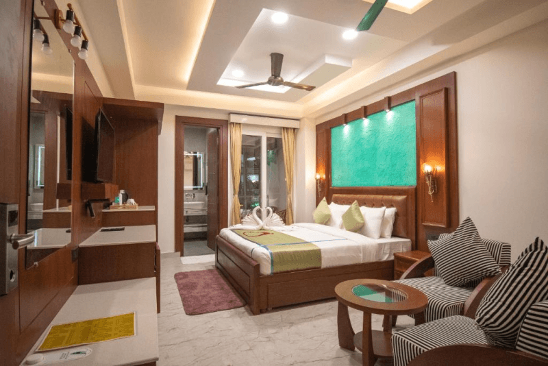 The Premium Room with Balcony at Holy Shivana, Rishikesh