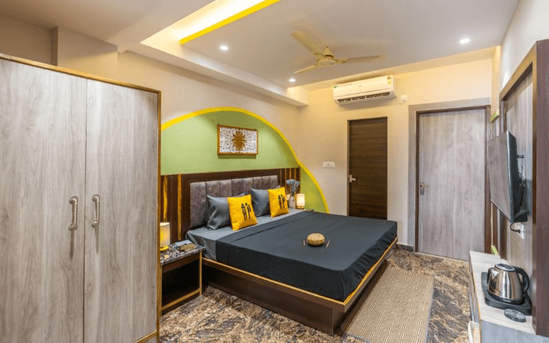 The AC Deluxe Double Room at The Hosteller Rishikesh, Ganges