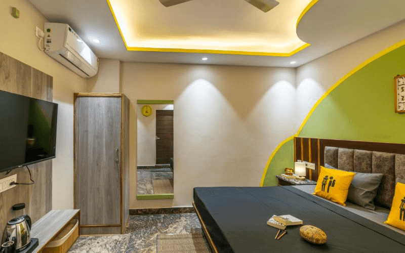 The AC Deluxe Double Room at The Hosteller Rishikesh, Ganges