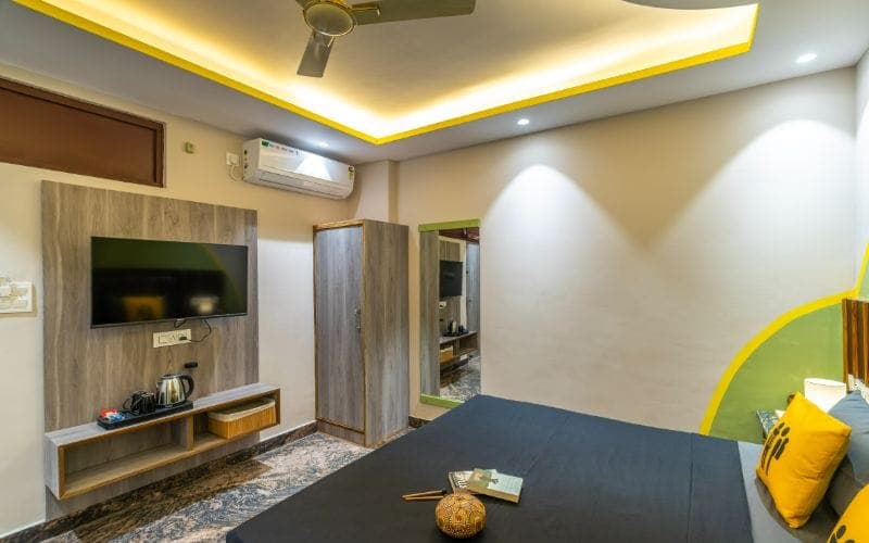 The Deluxe Double Room (AC) at The Hosteller Rishikesh, Ganges