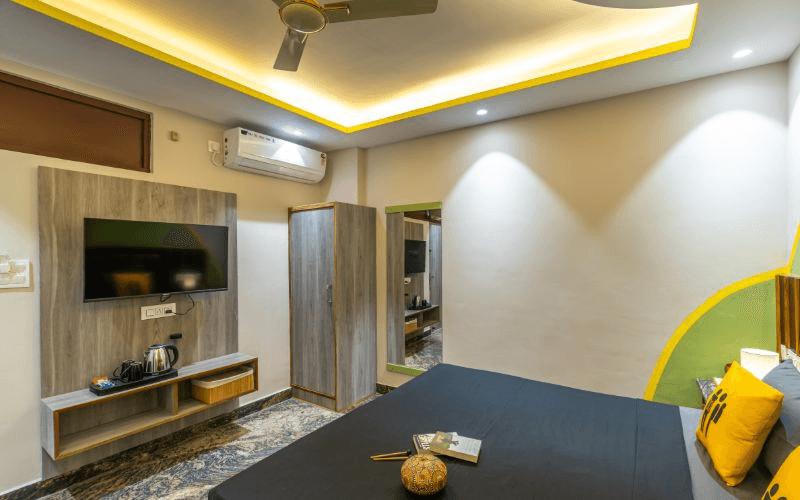 The AC Deluxe Double Room at The Hosteller Rishikesh, Ganges
