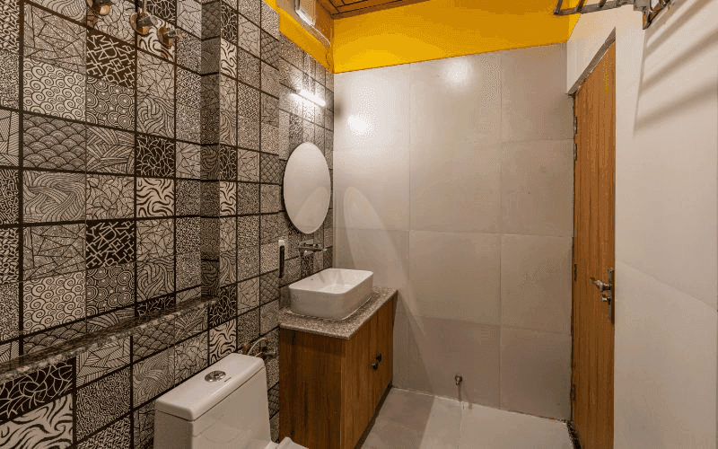 En-suite bathroom for the AC 12-Bed Mixed Dorm at The Hosteller Rishikesh, Upper Tapovan