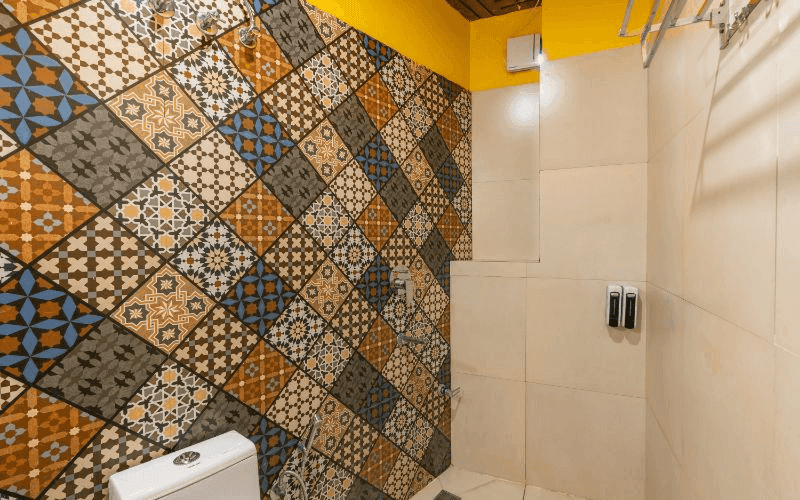En-suite bathroom for the AC 6-Bed Female Dorm at The Hosteller Rishikesh, Upper Tapovan