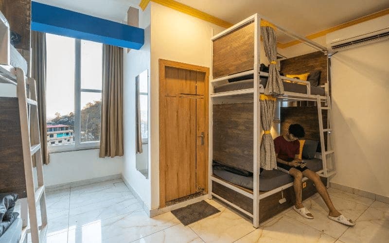 Inside the 6-Bed Mixed Dorm (AC) at The Hosteller Rishikesh, Upper Tapovan
