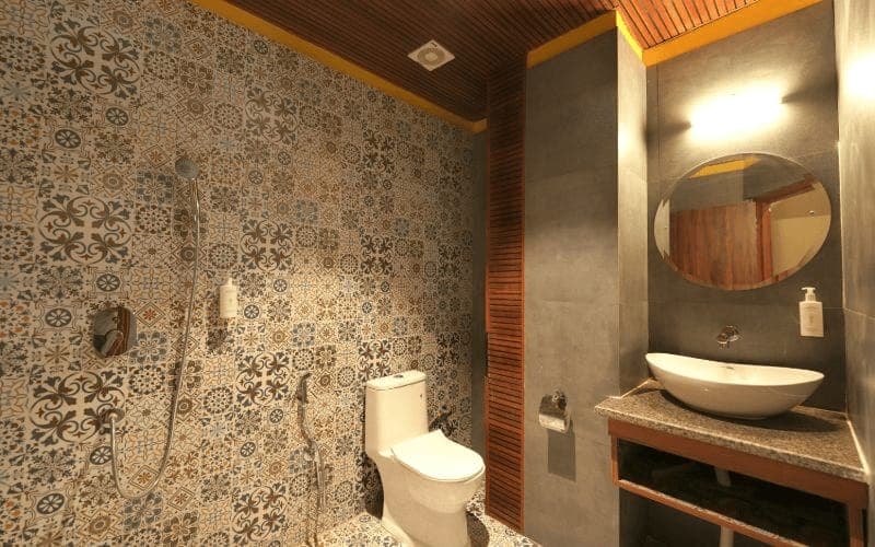 En-suite bathroom for the 8-Bed Mixed Dorm (Balcony, AC) at The Hosteller Rishikesh, Upper Tapovan