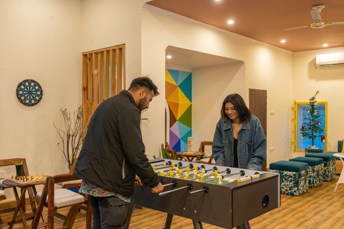 Common area at The Hosteller Rishikesh, Upper Tapovan